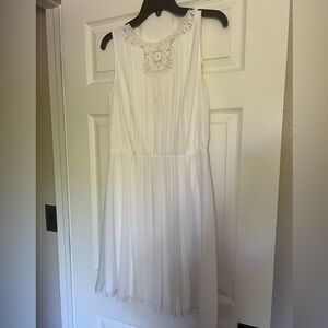 Beautiful white Jessica Simpson dress